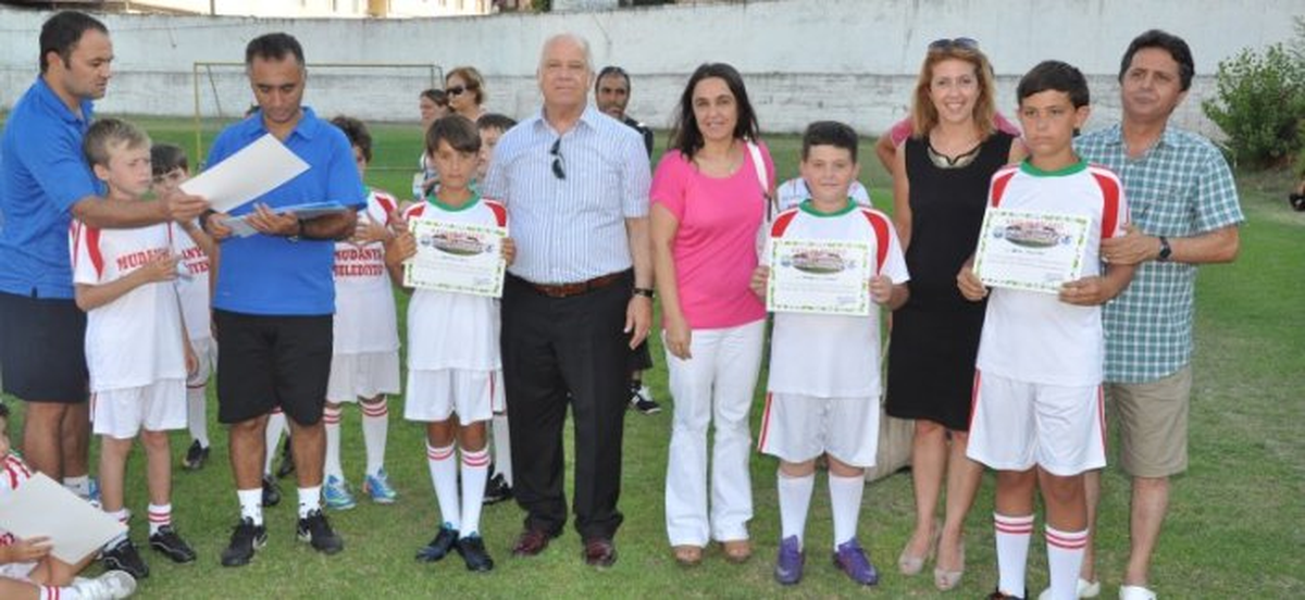 Mudanyaspor Yaz Spor Okulu İlk Mezunlarını Verdi