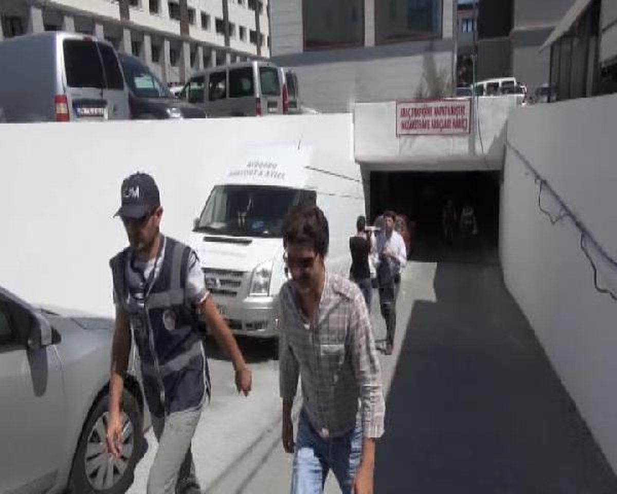 Narkotik Operasyonunda Gözaltına Alınanların Bir Bölümü Adli Tıp\'a Götürüldü