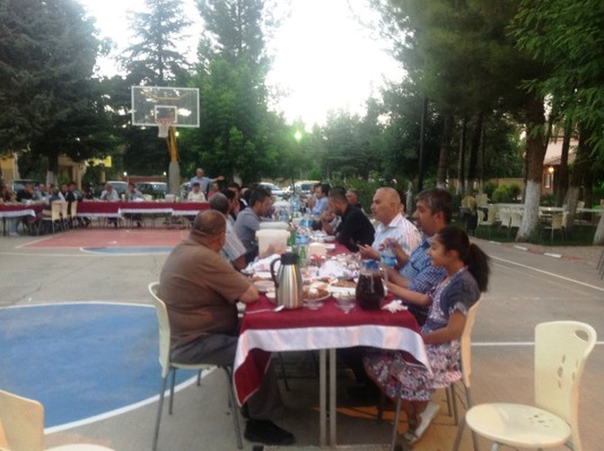 Özel Sunguroğlu Lisesinden Geleneksel Komşu İftarı