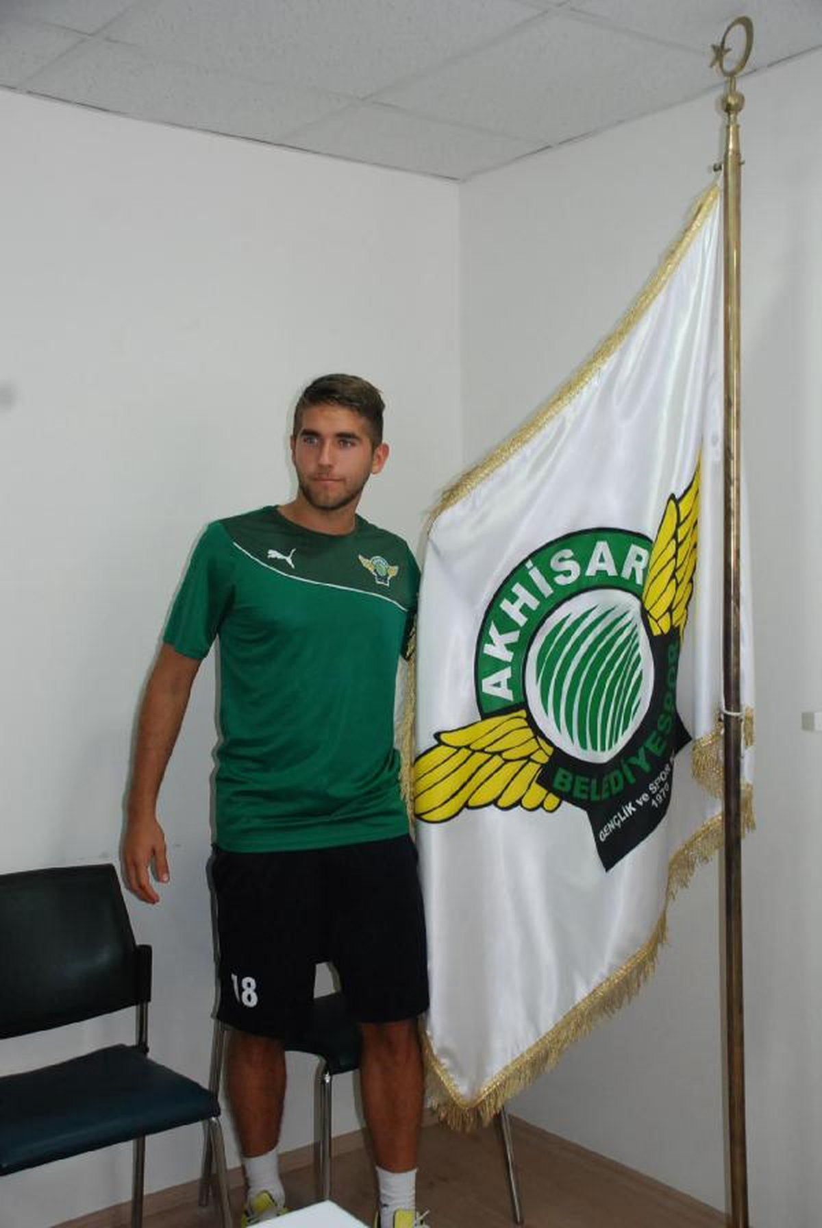 Rıedle, Akhisar\'da