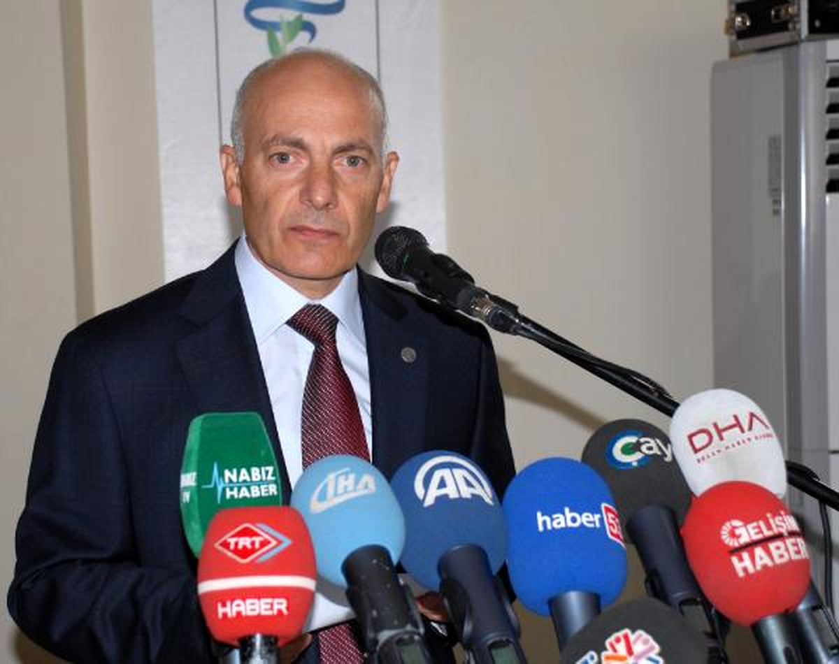 RTEÜ Rektörü Görevinden İstifa Etti