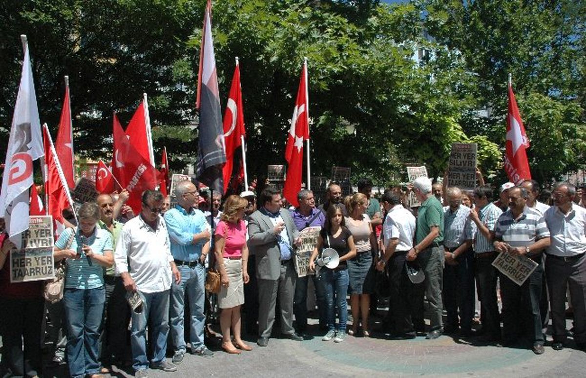 Silivri\'ye İzin Verilmemesini Protesto Ettiler