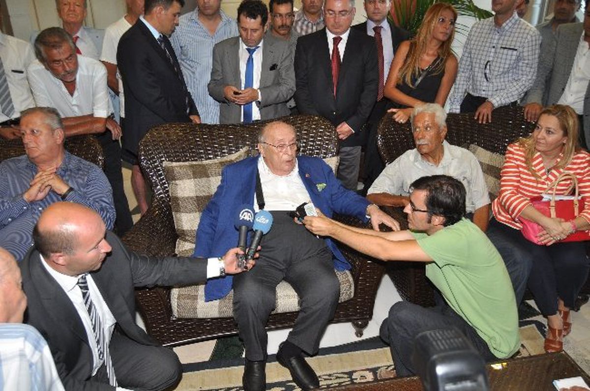 Süleyman Demirel: İlk Kararlar Heyecan Uyandırmamalı
