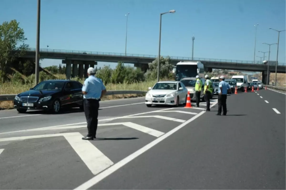 Tekirdağ-İstanbul Karayolu Trafiğe Kapatıldı