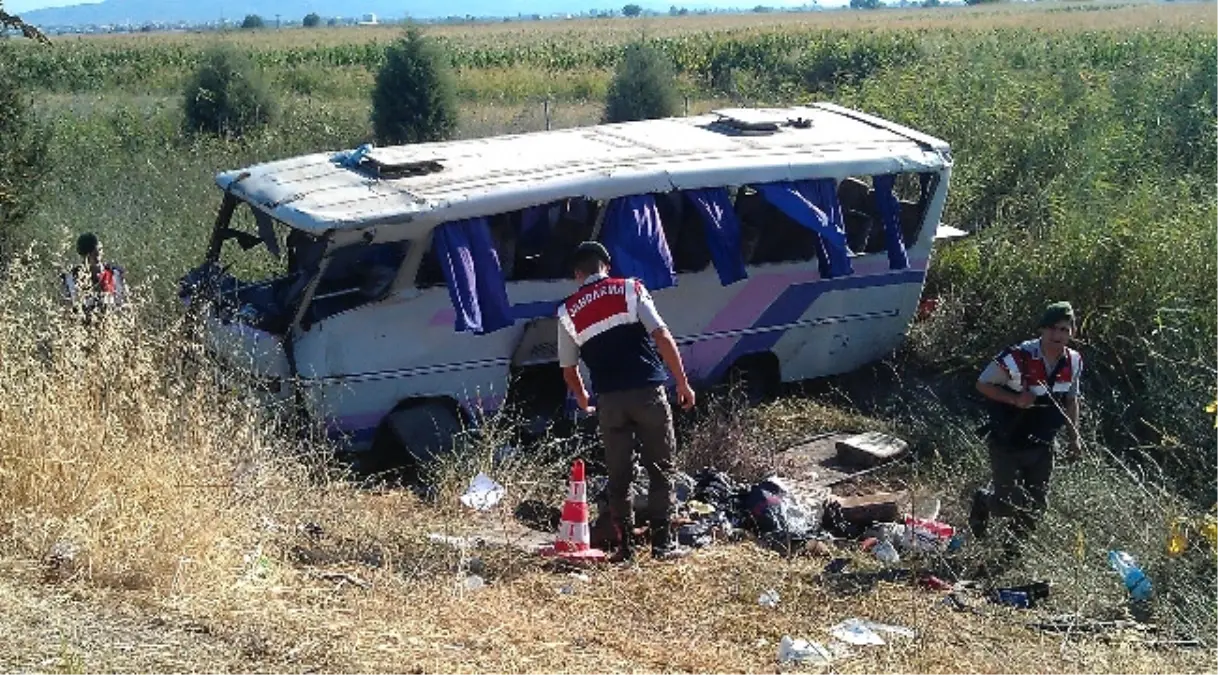 Torbalı\'da Kaza: 25 Yaralı