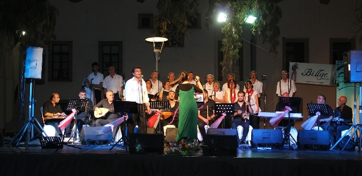 Urla Belediyesi Thm Korosundan Müzik Ziyafeti