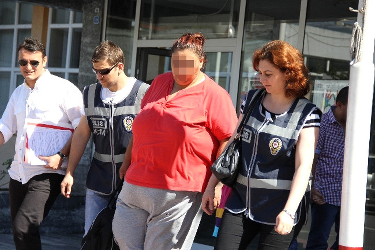 Uyuşturucu ile Yakalanan 180 Kiloluk Genç Kız: "Zayıflamak İçin İçiyorum"