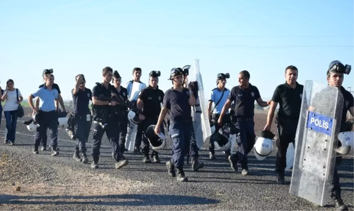 Viranşehirde Polis ve BDP Arasında Taşlı Çatışma