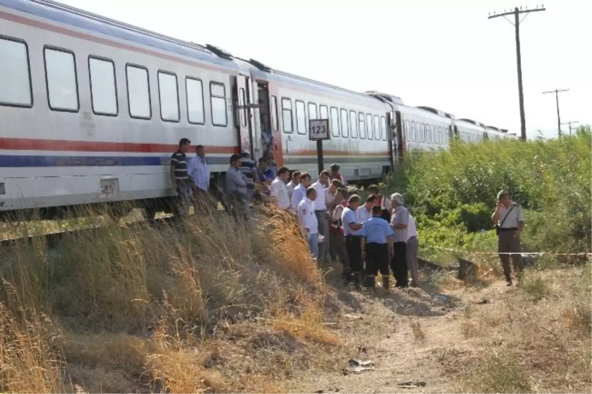Alsancak-Bakır Tren İstasyonları Arasında Kaza: 3 Ölü