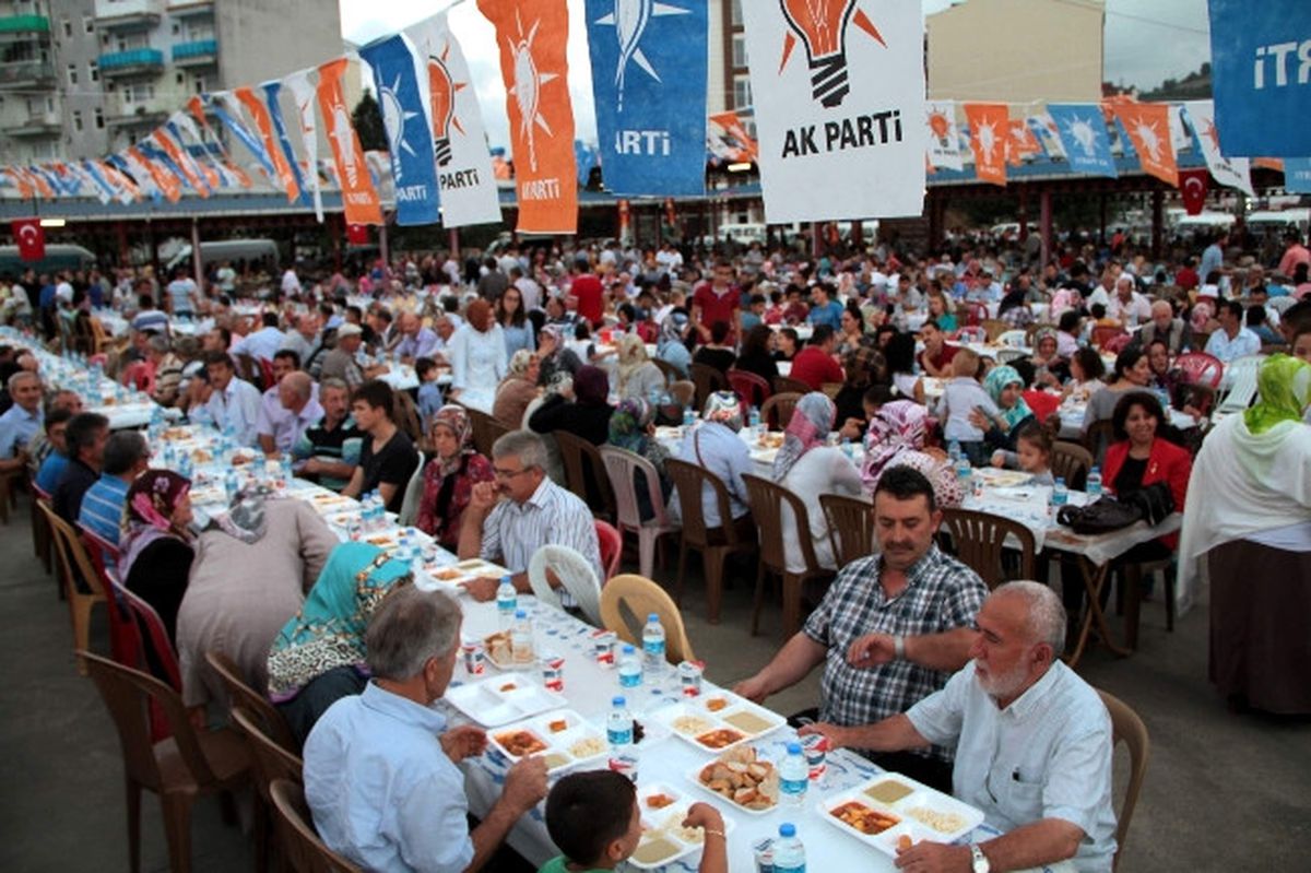 Bakan Kılıç, Tekkeköy\'de İftara Katıldı