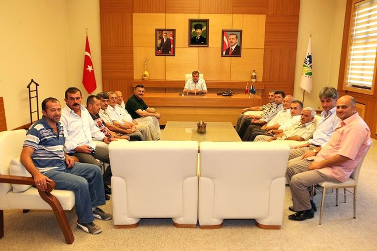 Başkan Toçoğlu, Köy ve Mahalle Muhtarlarını Makamında Ağırladı