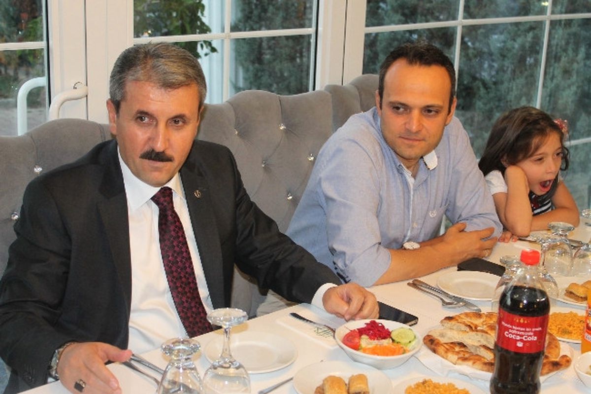 BBP Genel Başkanı Destici Partilileriyle Beraber Oruç Açtı