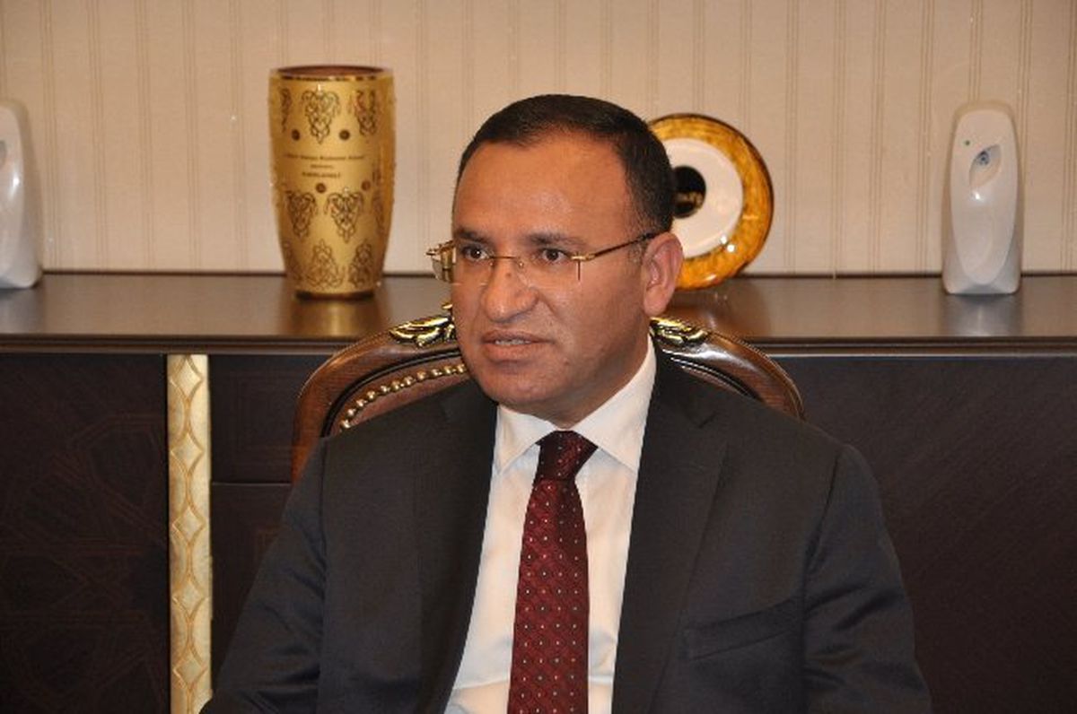 Bozdağ: "Silivri\'de Görülen Dava Nedeniyle Türkiye Büyük Bir Demokrasi ve Hukuk Sınavından Geçti"