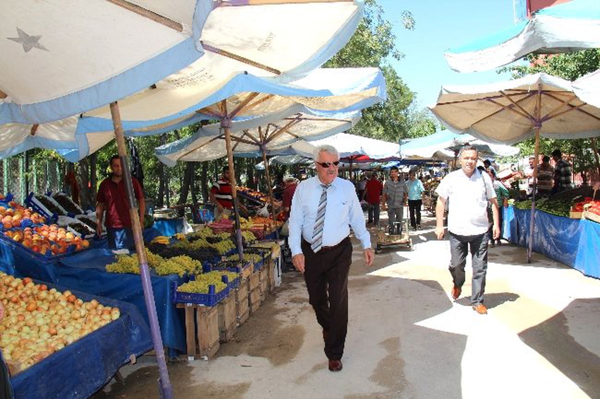 Bülent Tanık Esnafın Bayramını Kutladı