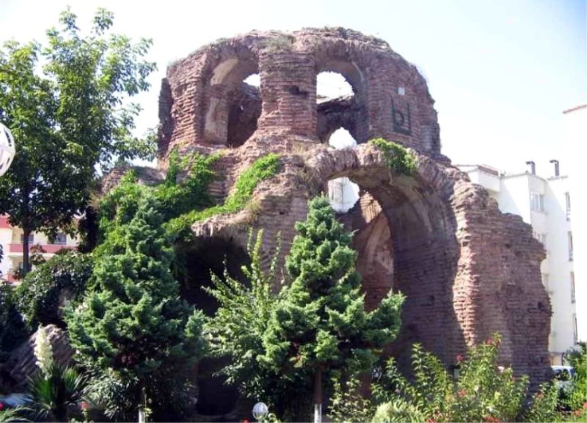 Çiftlikköy Kara Kilise İçin Kolları Sıvadı