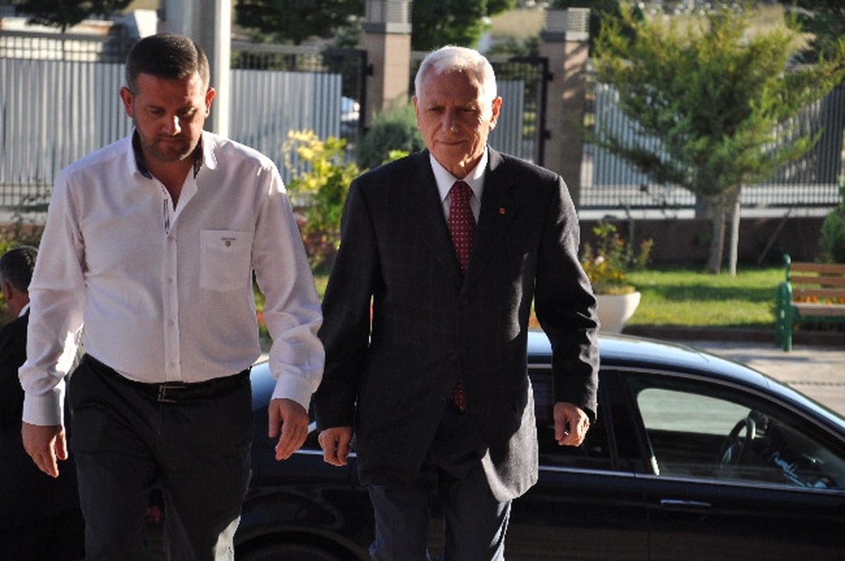 Haberal, CHP Genel Merkezi\'ne Geldi