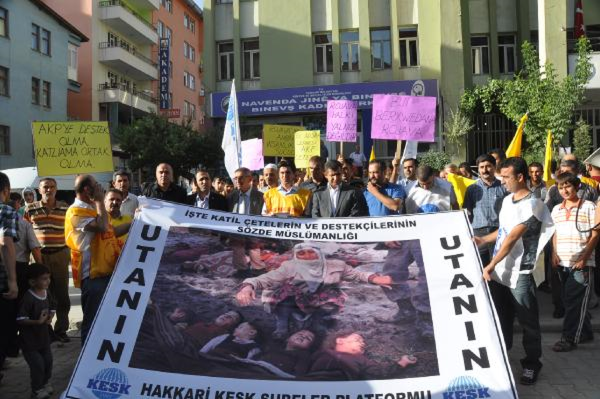 Hakkari\'de Rojava Yürüyüşü