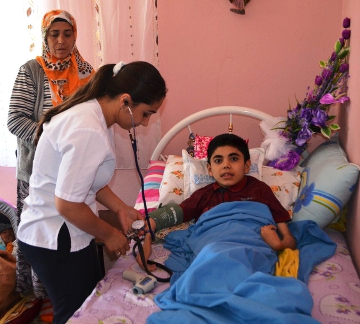 Hastane Yönetiminden Hastalara Bayram Ziyareti