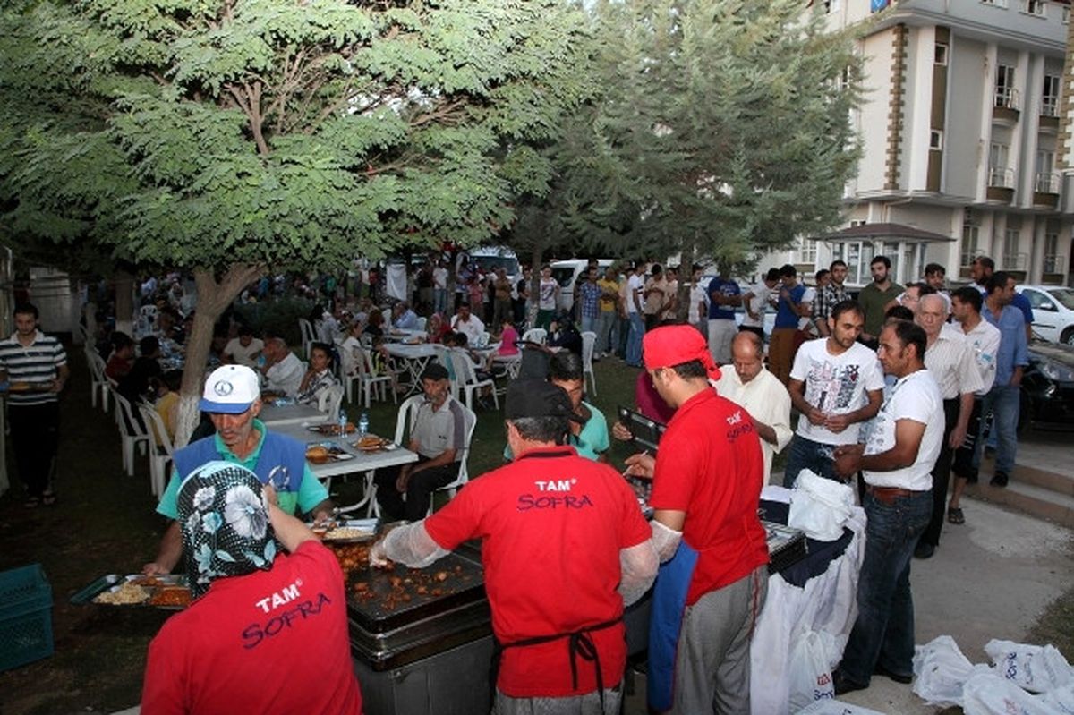 İftar Çadırları 120 Bin Kişiye Hizmet Verdi
