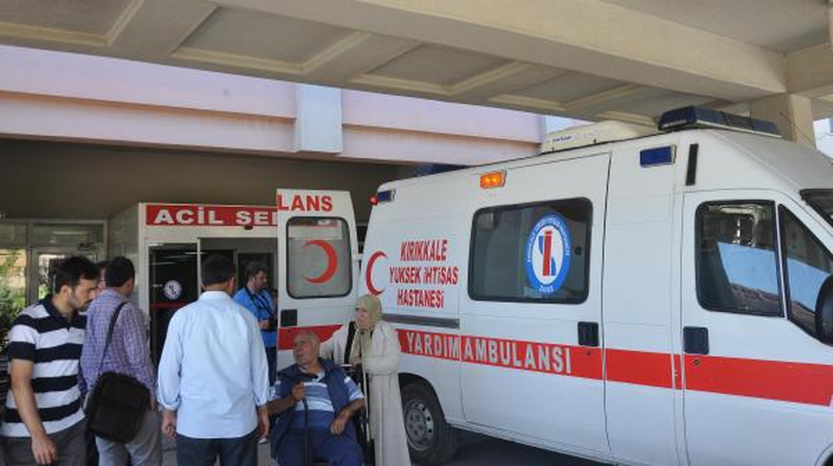 İki Otomobil Kavşakta Çarpıştı: 6 Yaralı