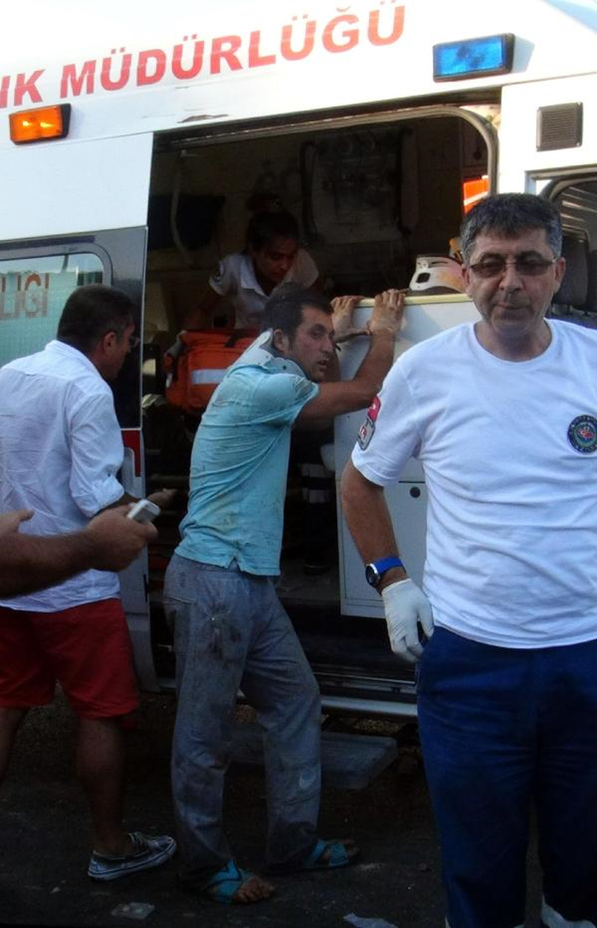 İnşaat İşçilerini Taşıyan Minibüs Devrildi: 8 Yaralı