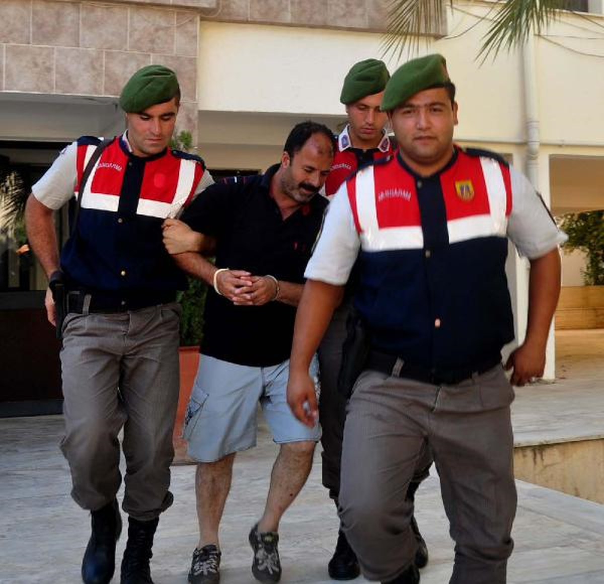 İnsan Tacirlerine Tutuklama