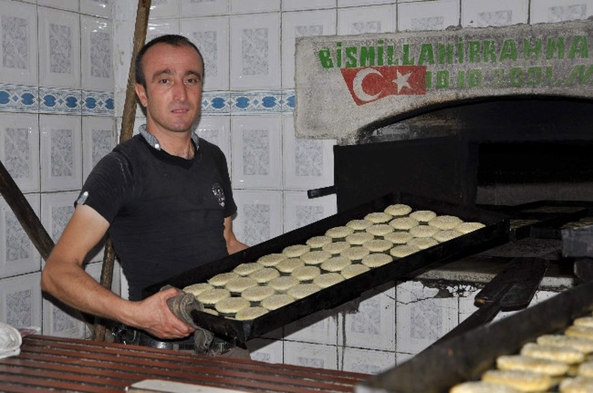 İslahiye\'de Bayram Kömbesi Yapımına Başlandı