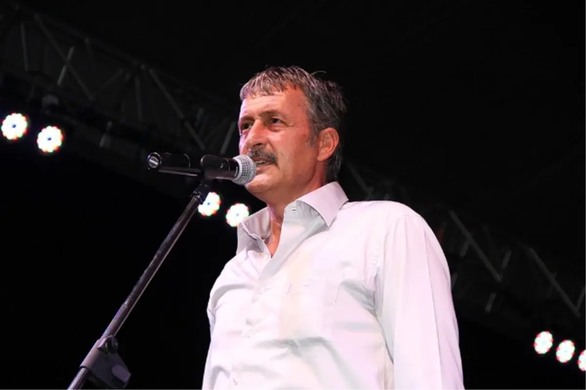 Kent Meydanı\'nda Balkan Esintisi