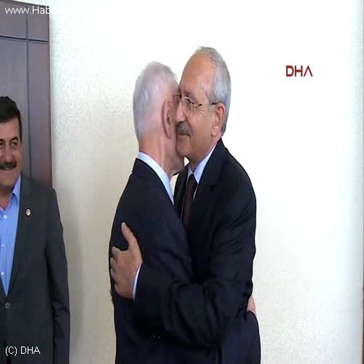 Kılıçdaroğlu ve Haberal Kucaklaştı