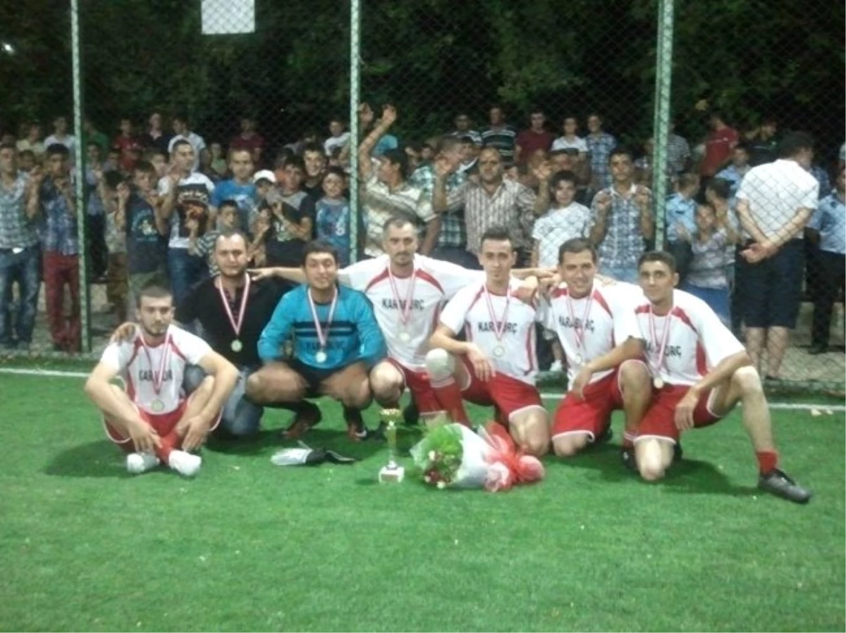Kiraz\'da Halı Saha Turnuvasının En Büyüğü Karaburç