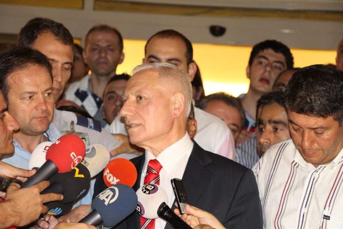 Haberal, Başkent Üniversitesi Hastanesi\'ni Ziyaret Etti