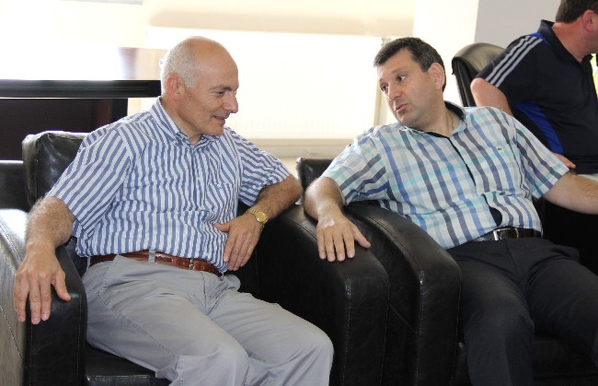 MHP\'den Yılmaz\'a Destek Ziyareti