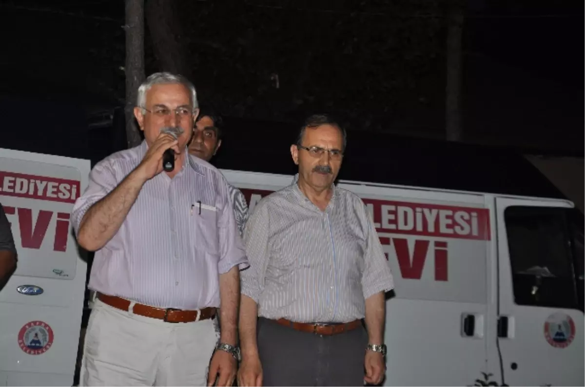 Milletvekili Pilav Dağıttı