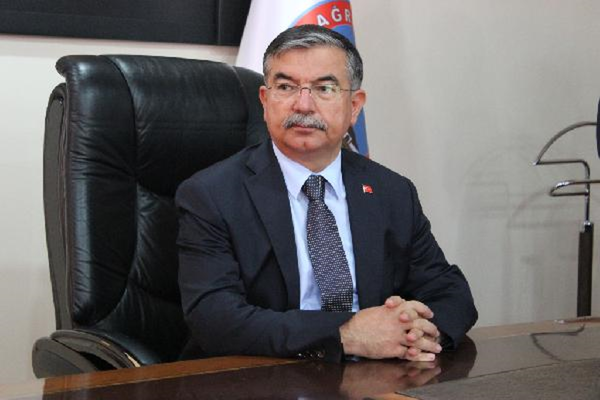 Milli Savunma Bakanı Yılmaz: "Ergenekon Davasında Gerekçeli Kararı Görelim"