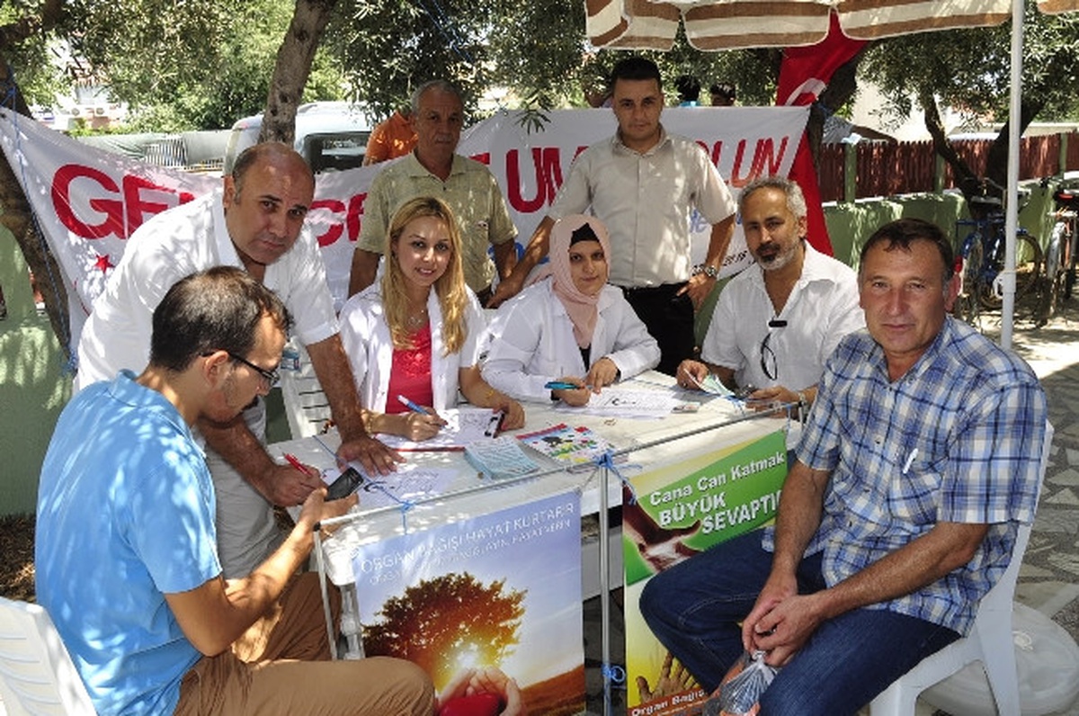 Muratbey Camisi Önünde Organ Bağışı İçin Stant Açtılar