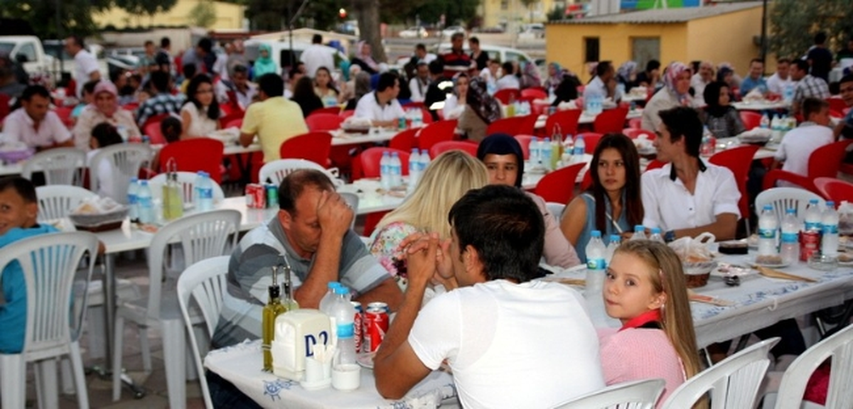 Osmaneli Belediyesi\'nden İftar Yemeği