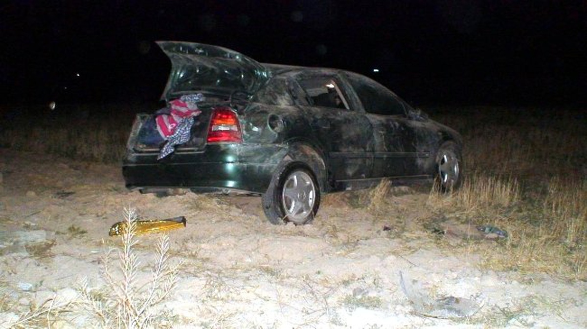 Otomobil Elektrik Direğine Çarpıp Takla Attı: 5 Yaralı
