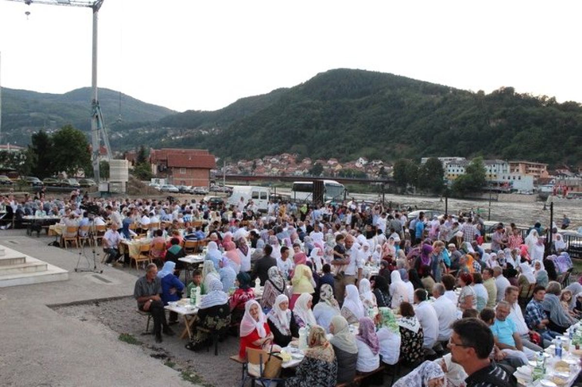 Şahinbey ve Keçiörenin Yaptıracağı Gorajde İslam Kültür Merkezi\'nin Temeli Atıldı