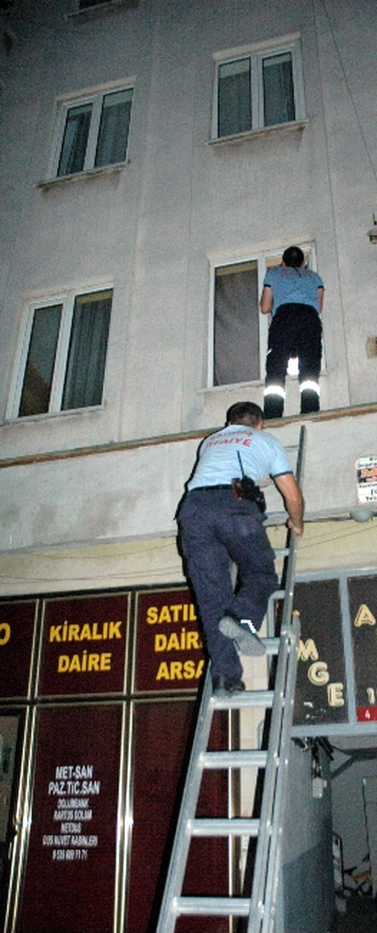 Sahur Vaktinde Kedi Kurtarma Operasyonu