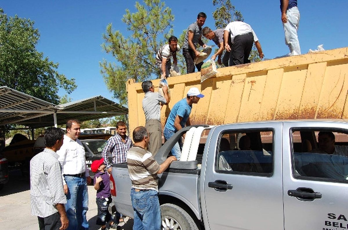 Samsatlı İşadamı Memleketine Gıda Yardımı Yaptı