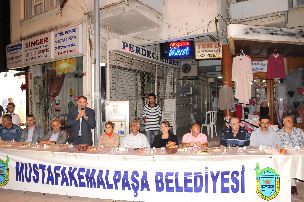 Şeyh Müftü Mahallesi\'nde Sokak İftarı