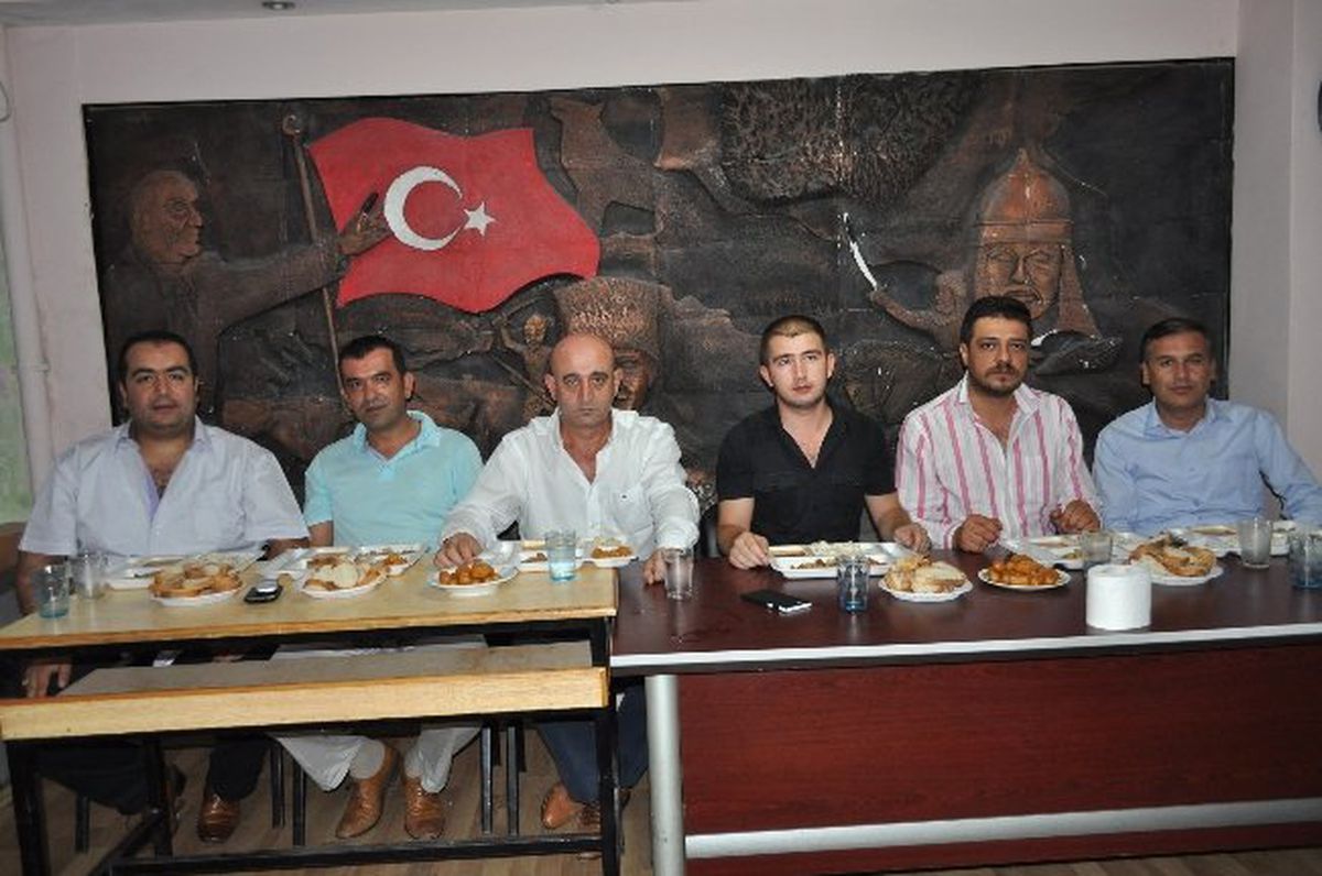 Ülkü Ocaklarından İş Adamlarına İftar