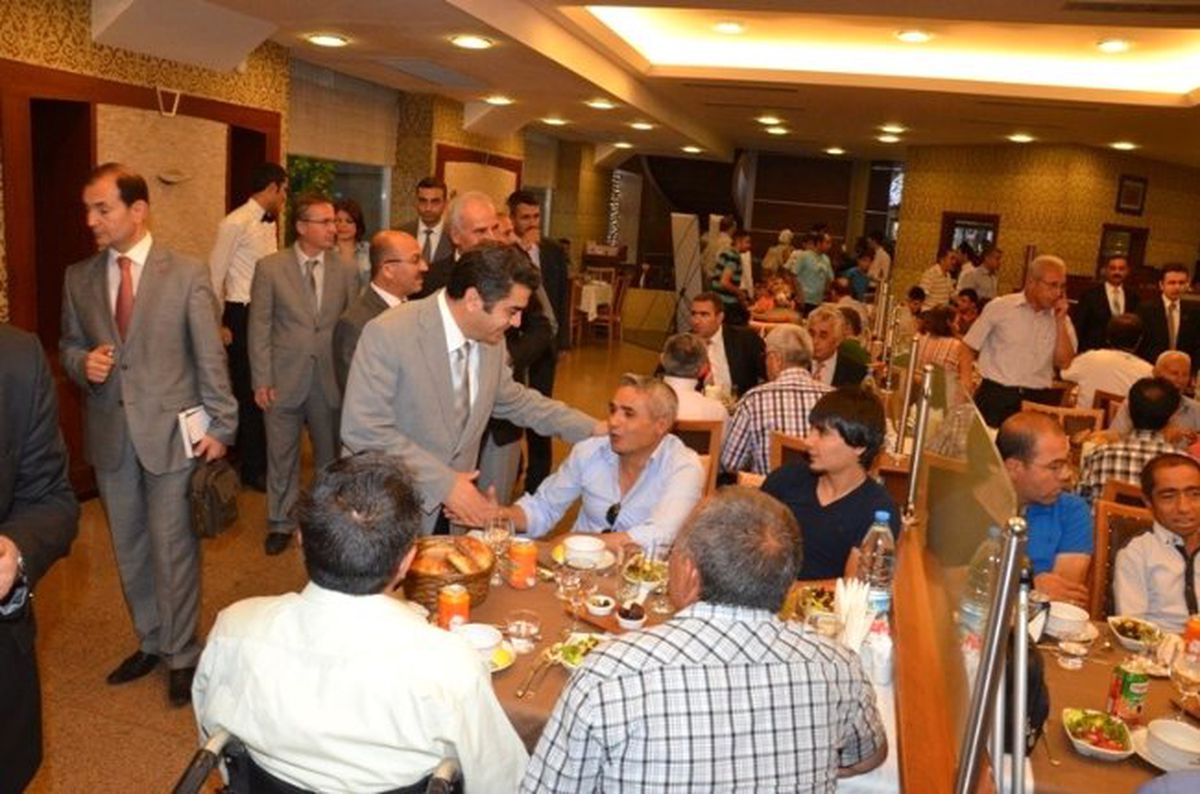 Vali Orhan Düzgün İftarda Engellilerle Bir Araya Geldi