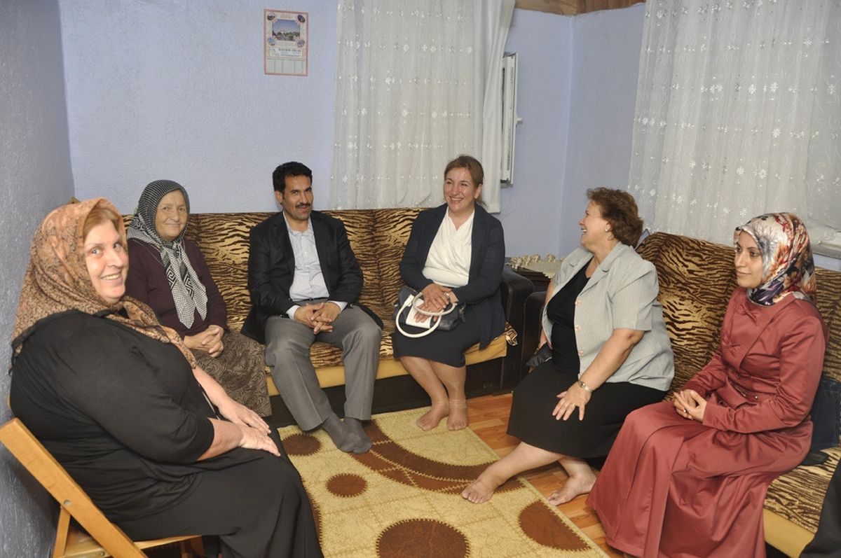 Yaman ve Gönül Ev Ziyaretinde