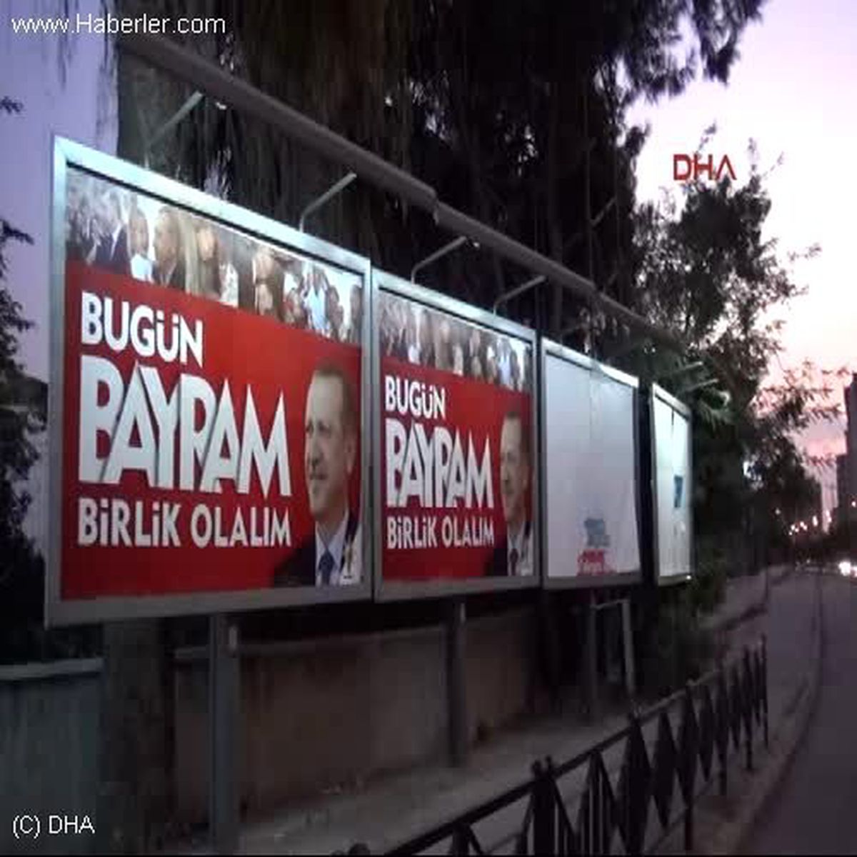 Adana2başbakan\'ın Afişini Yırtan 3 Çocuk Adliyelik Oldu