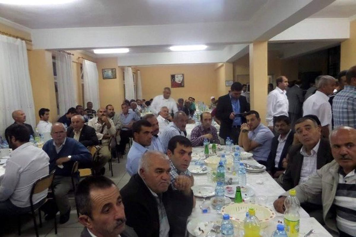 AK Parti Kaman\'da İftarda Partilileri ile Buluştu