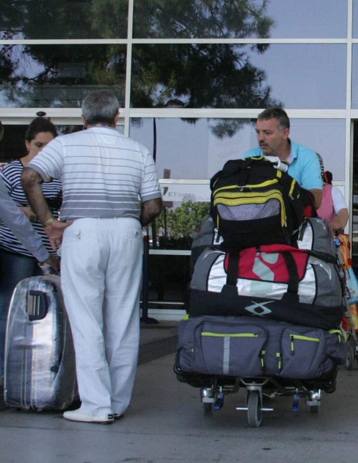 Antalya\'ya Günlük 70 Bin Üzerinde Tatilci Geliyor
