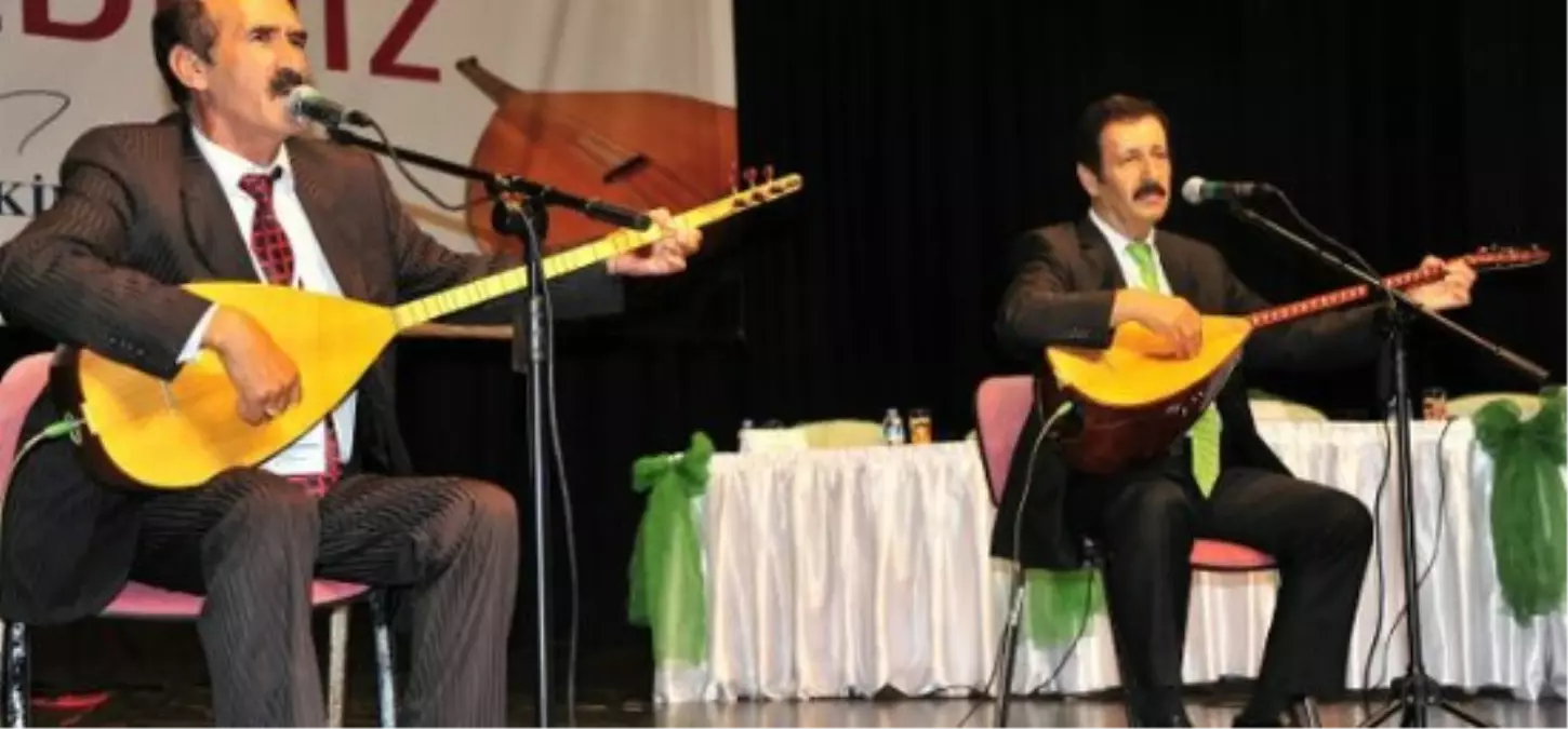 Aşıklar ve Şairler Yarışmaya Başladı