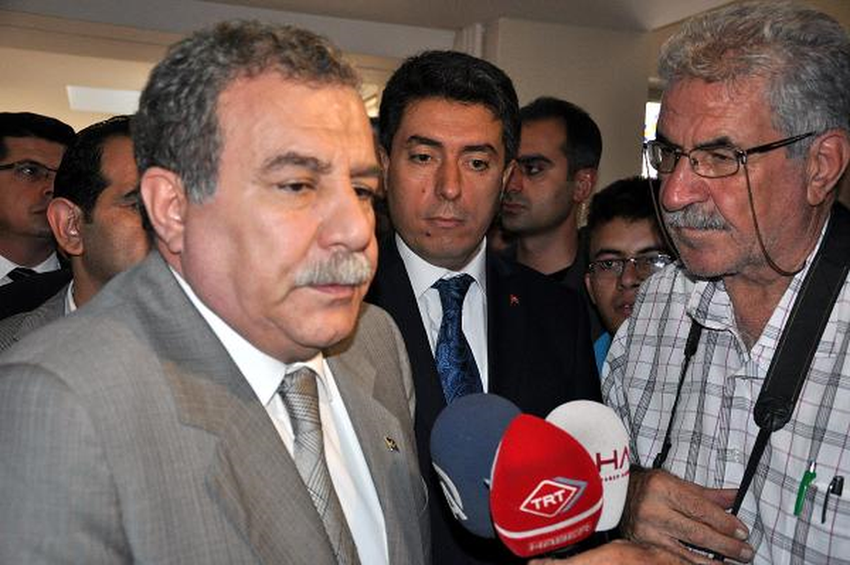 Bakan Güler: Suriye\'ye İnsani Yardımlar Gönderiliyor