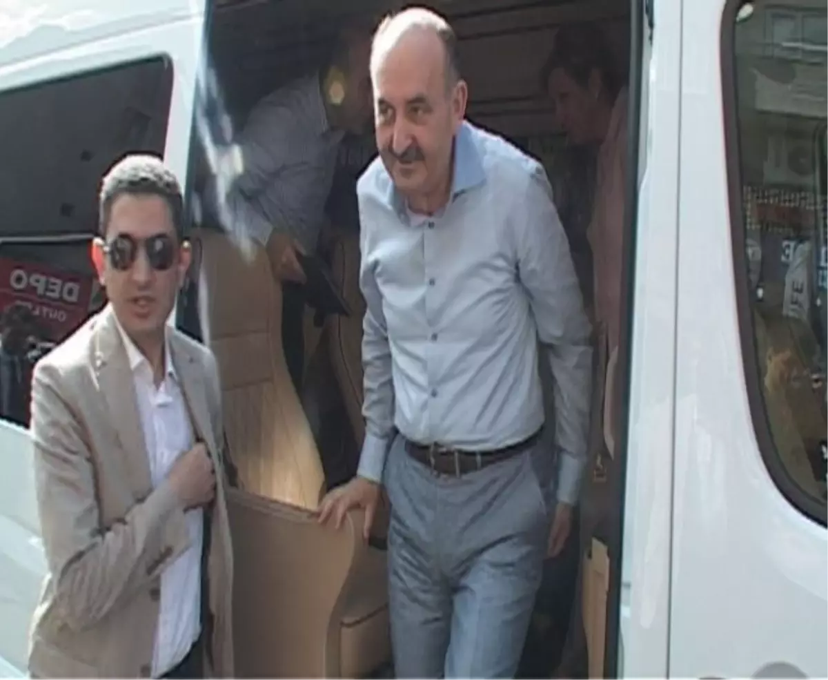 Bakandan Minibüs Sürprizi